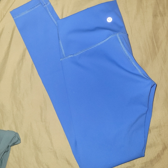 Lululemon Wunder Under HR - Picture 2 of 4